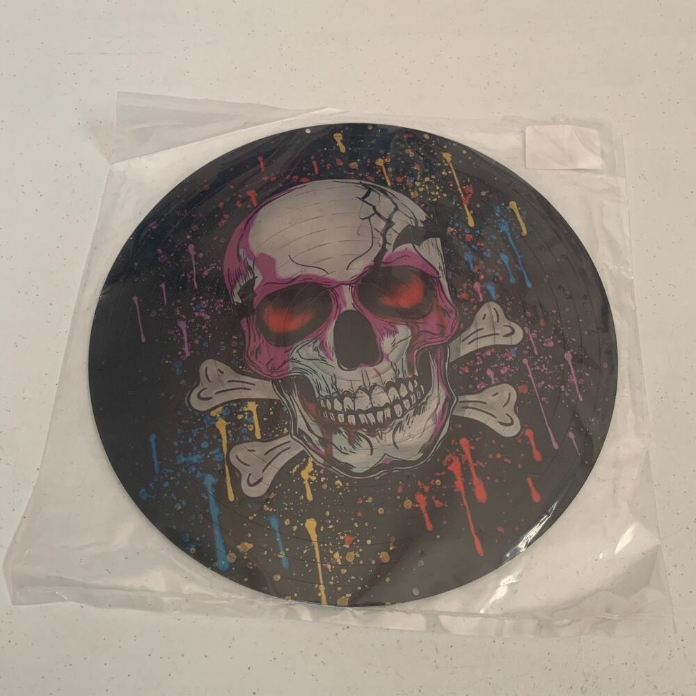 Chaoaixx Skull Wind Spinner Hanging Decoration 12 Inch Kinetic Art Brand new